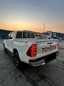 تويوتا هيلوكس SR5 2.7L Petrol Manual Transmutation Double Cap 4x4