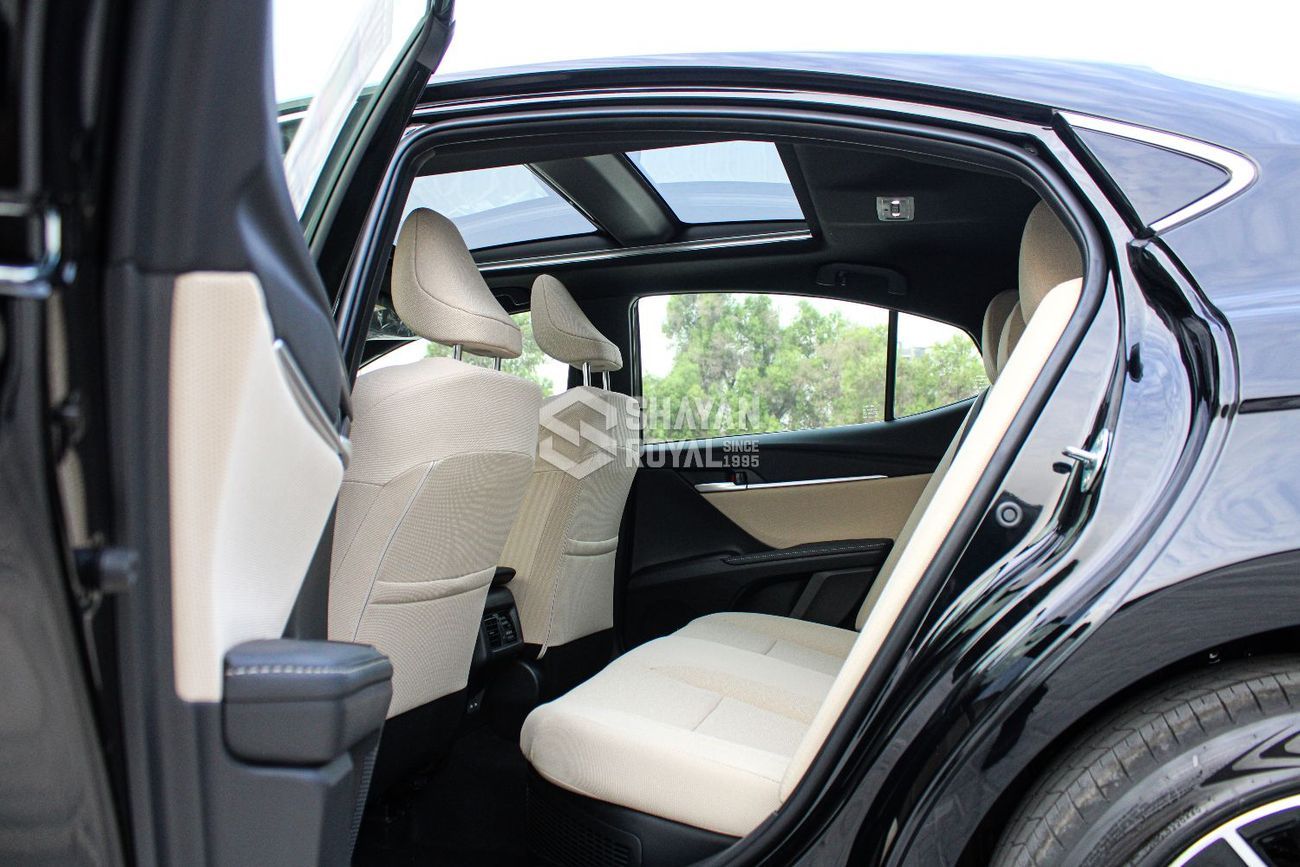 Toyota Camry LHD LE 2.5L HEV FWD AT WITH PANORAMIC SUNROOF 25MY