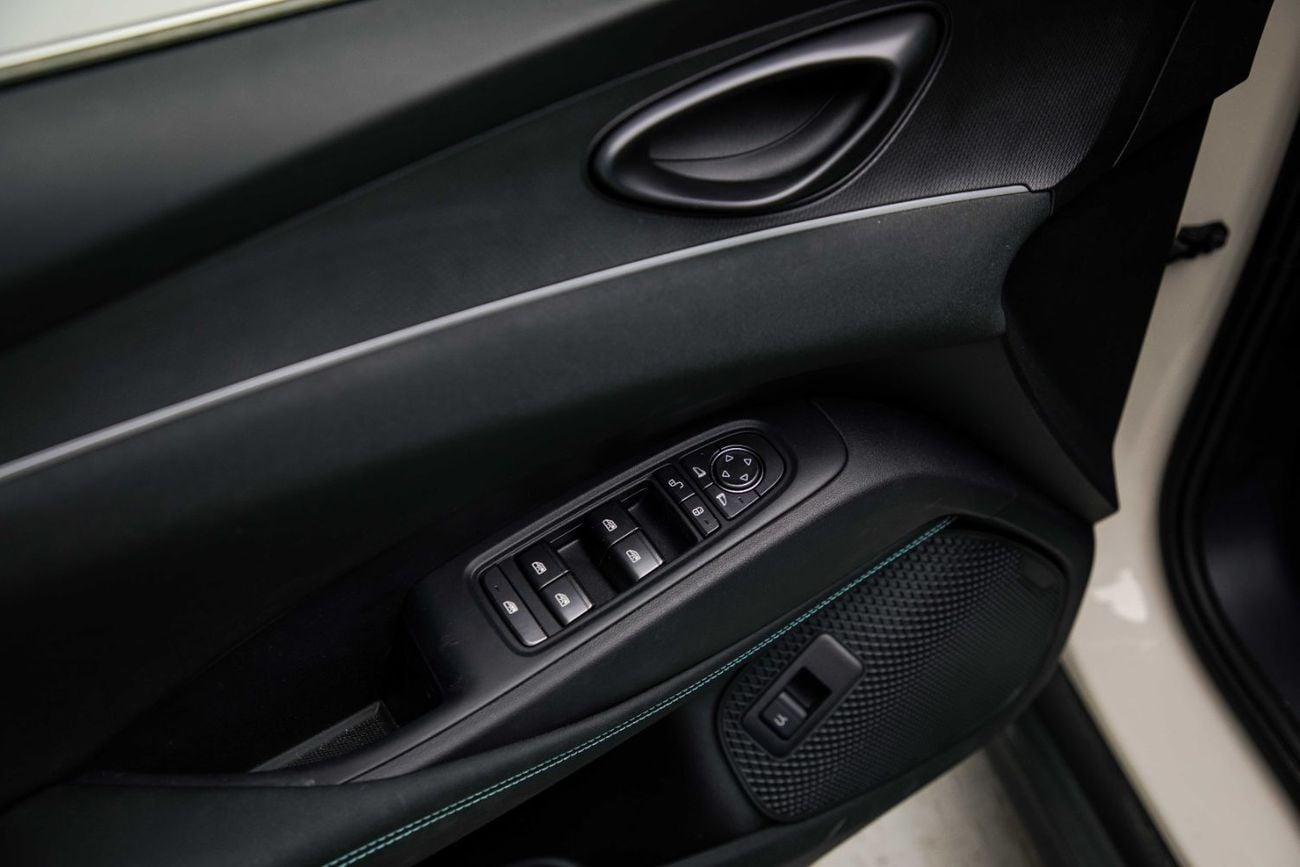 بي واي دي سيل 06 دي إم-آي ID Luxury 1.5L - Warm Tea Grey Inside Black | Export Only