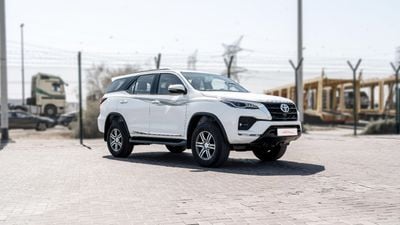 تويوتا فورتونر 2025 Toyota Fortuner 4.0L AT Petrol (White-Tan) (Qatar Spec)