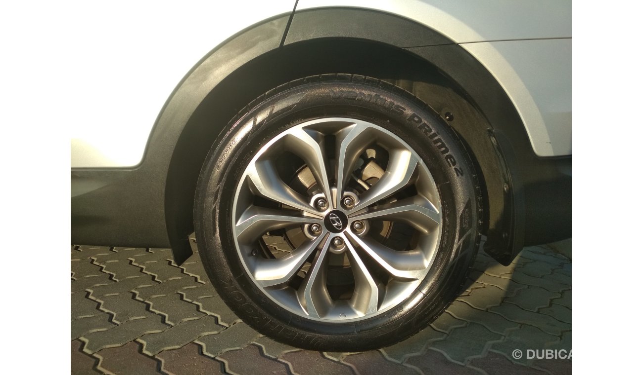 Hyundai Santa Fe SILVER 2015 PANORAMA GCC NO PAIN NO ACCIDENT PERFECT