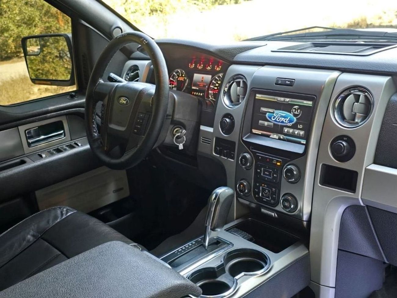 Ford F 150 FX4 Platinum 5.0L FORD F-150 2014 V8 6.2L GCC GOOD CONDITION INSIDE OUT SIDE