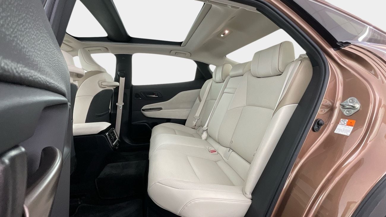تويوتا كراون 2.4 HEV LTD AUTO PLATINUM RA | شامل الضمان | 0 ﺪﻔﻋﺓ ﺃﻮﻟﻯ