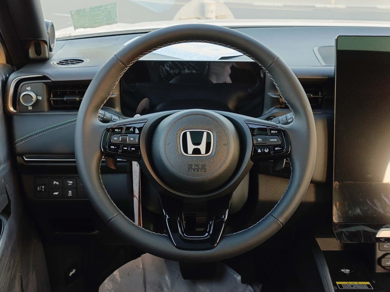 هوندا e:NP1 Elite Option / 510 KMS / 360 Cameras / Twin Panoramic Roof / Special Price for Export (CODE#ENP1F)