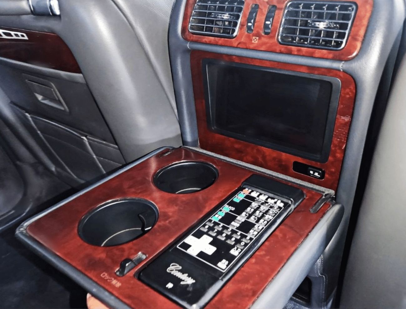 Toyota Century 5.0L-12CYL - FULL OPTION EXCELLENT CONDITION JAPANESE SPECIFICATION