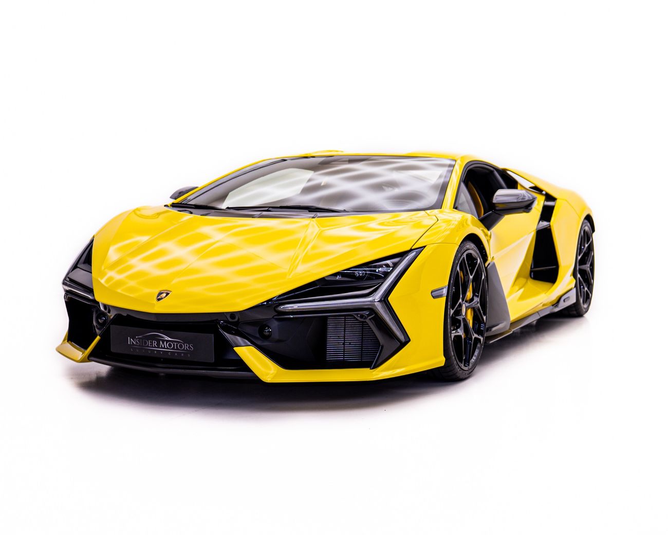 لامبورغيني ريفويلتو 6.5L V12 Hybrid