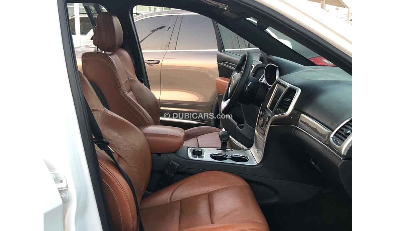 Jeep Grand Cherokee Jeep grand chorque  SRT model 2015 GCC  car one owner full option low mileage  panoramic roof leathe