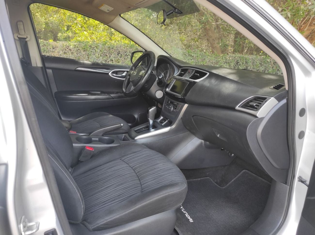 Nissan Sentra SV (NON GCC) S 1.6L (110 HP) Nissan Sentra 2019 isa Full automatic