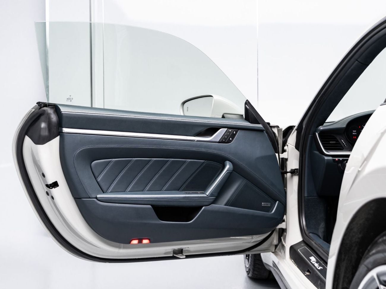 بورش 911 2022 Porsche Turbo S, 3.8L F6, 4WD, 640 bhp, 8 Speed Automatic (PDK)