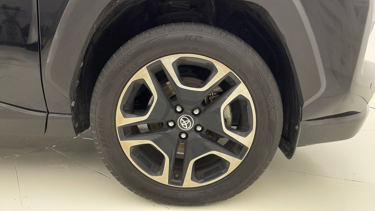 تويوتا راف ٤ ADVENTURE 2.5 | بدون دفعة مقدمة | اختبار القيادة في المنزل