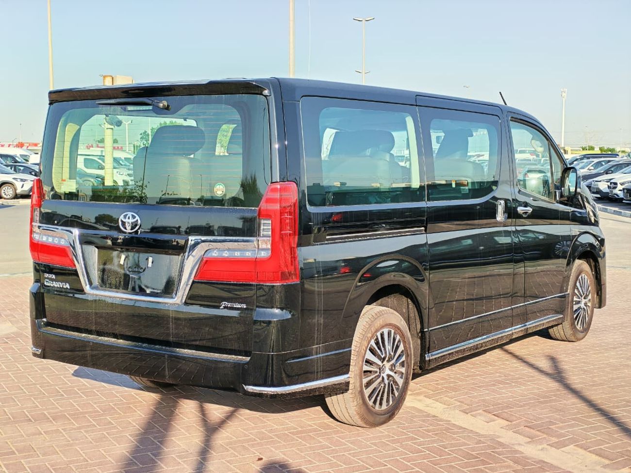 تويوتا جرافينا 2026 Toyota Granvia Premium (Full-Option with Radar) 6-Seater 3.5L V6 Petrol A/T RWD Export Only