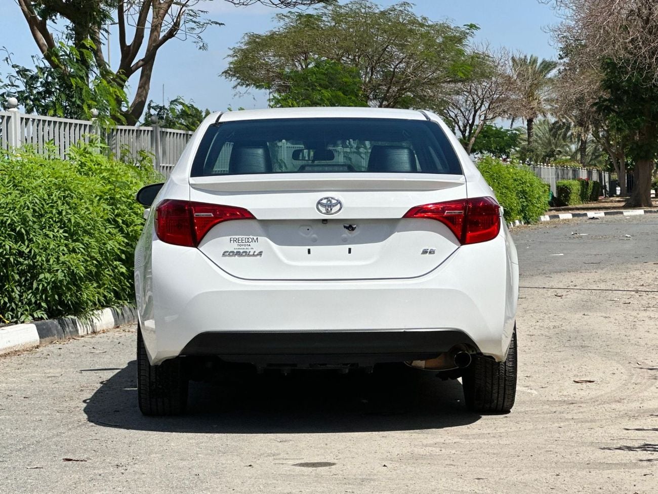 تويوتا كورولا Year: 2017  SE Engine: 1.8L V4 UAE Pass