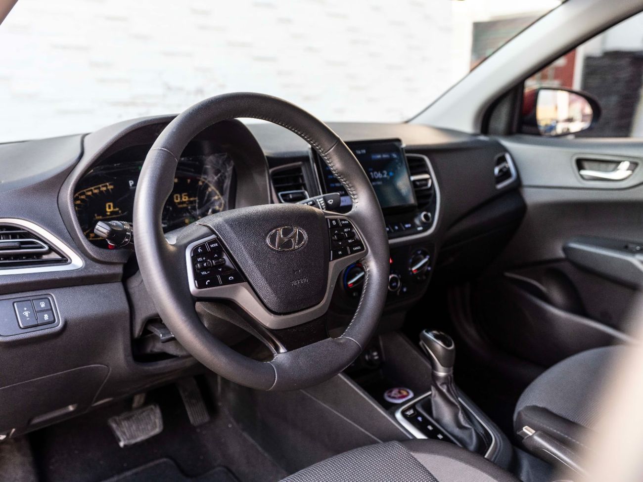 Hyundai Accent Base 1.6L (123 HP)