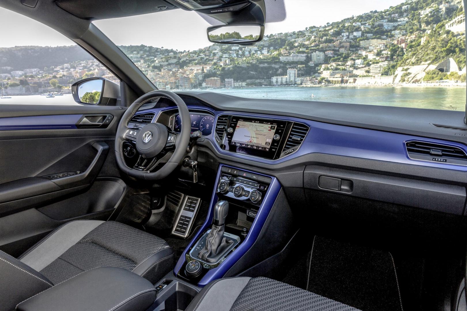 Volkswagen T-ROC interior - Cockpit