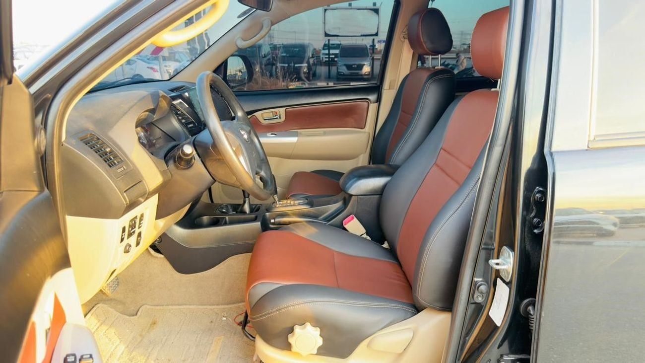 Toyota Fortuner LEATHER SEATS | PARKING SENSORS | 2.7L PETROL | LHD | AUTO