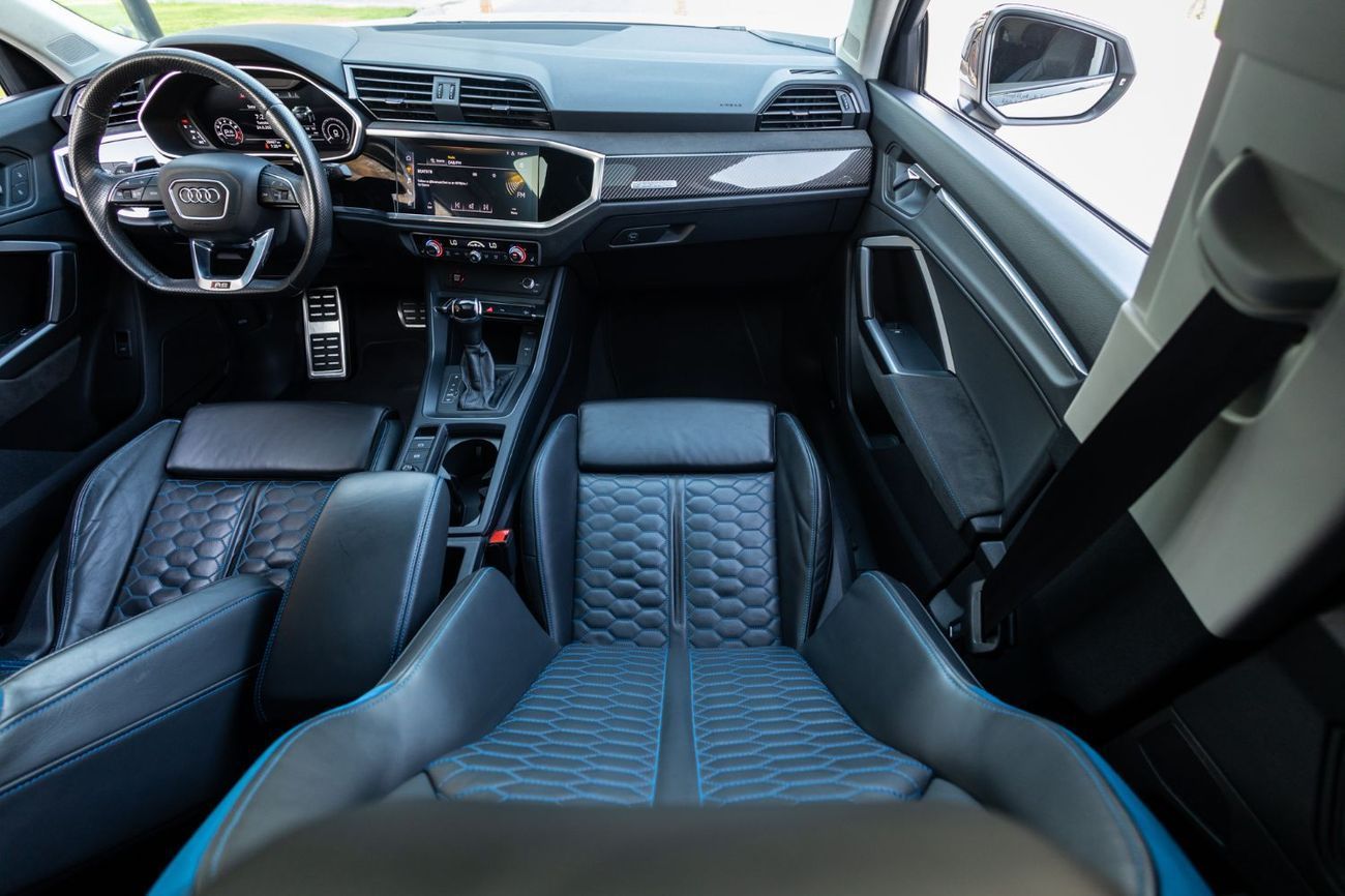 Audi RS Q3 TFSI quattro 2.5L SUV