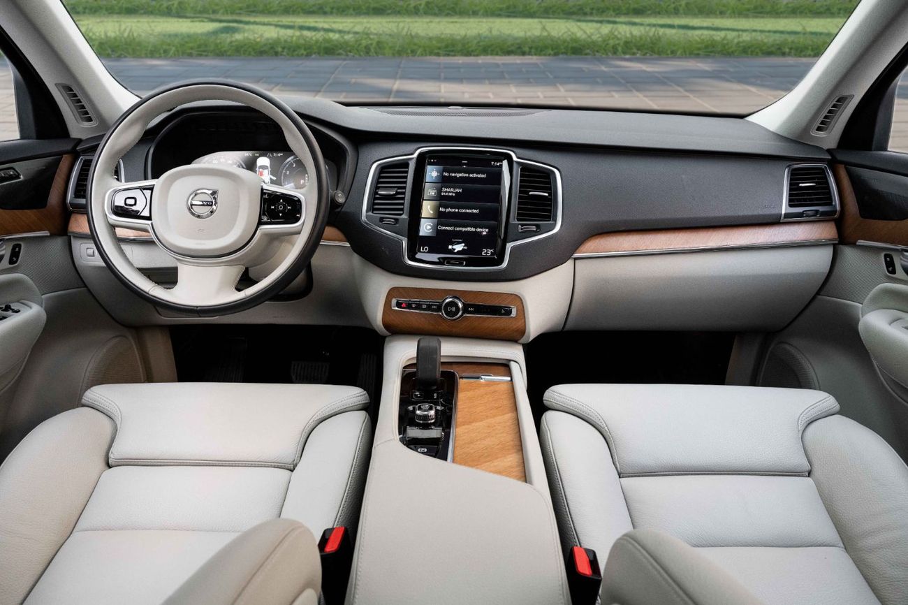 فولفو XC 90 XC90 B5 Momentum  | 2,742 P.M | 0% Downpayment | IMMACULATE! | Ramadan Offer!