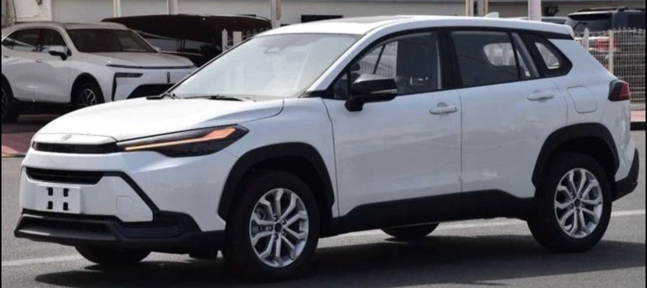 Toyota Frontlander Luxury white-black
