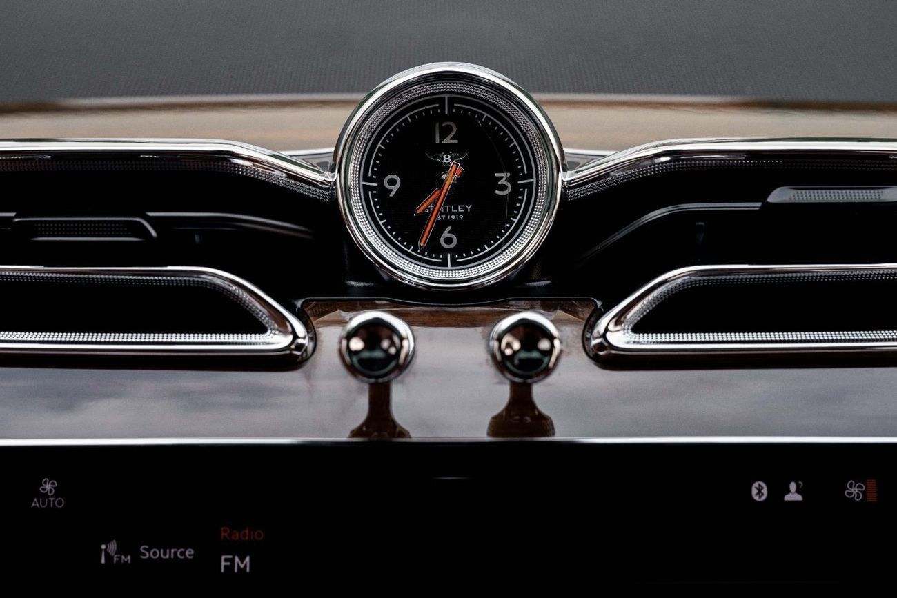 بنتلي بينتايجا V8 | 11,750 P.M  | 0% Downpayment | Full Bentley History!