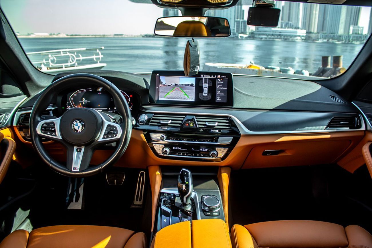 بي أم دبليو 520i Std 2.0L