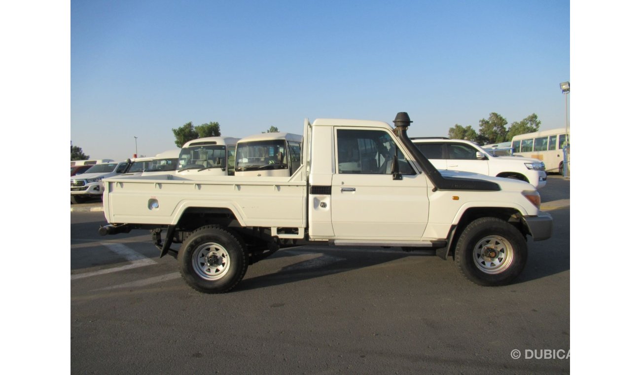 تويوتا لاند كروزر بيك آب TOYOTA LAND CRUISER PICK UP RIGHT HAND DRIVE (PM984)