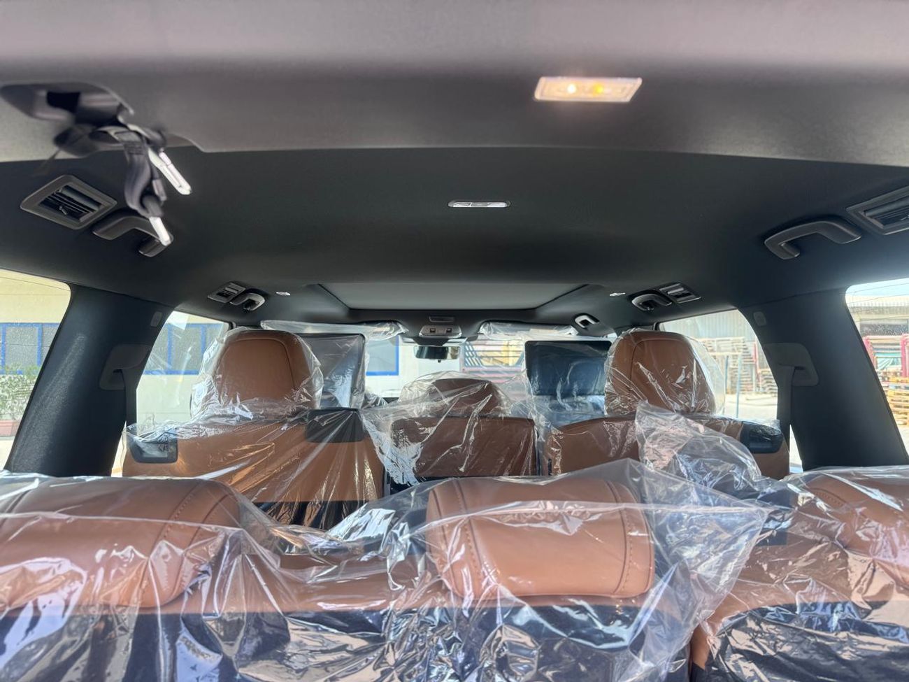 Nissan Patrol SE PLATINUM CITY 3.8L_2026_(BLACK/TAN)