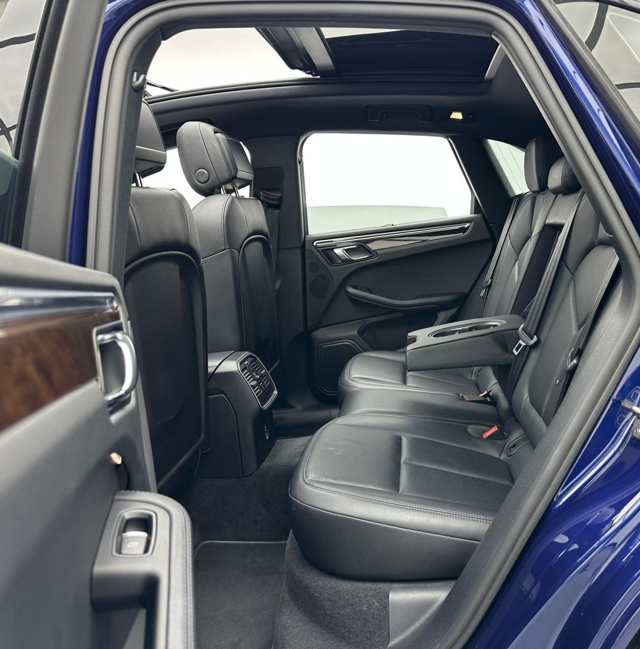 Porsche Macan STD 2023 Porsche Macan, 1 Year Unlimited Km Warranty, Full Porsche Service History, GCC