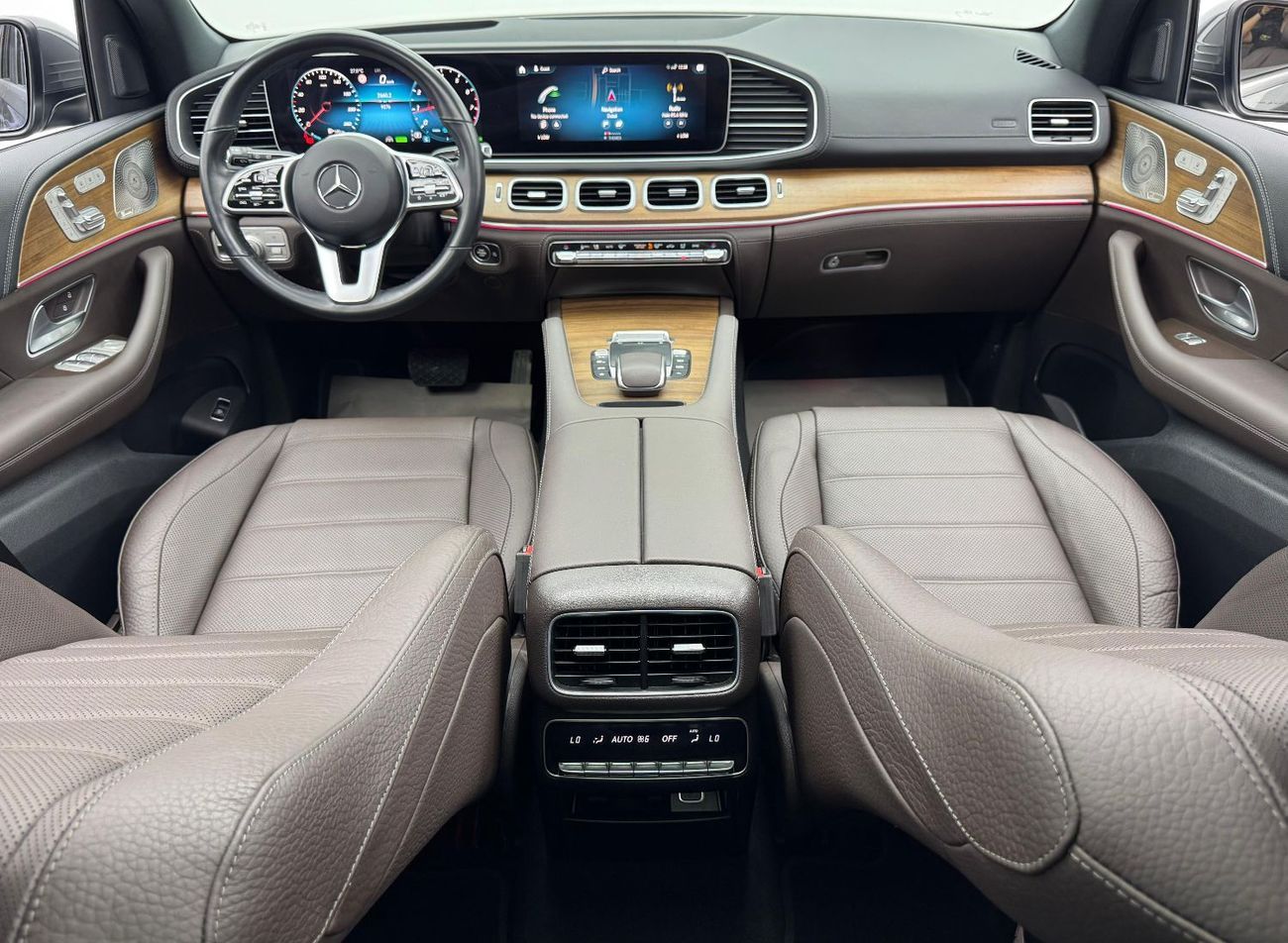 مرسيدس بنز GLE 450 4MATIC 2023 Mercedes Benz GLE450 AMG 4MATIC, 2028 MB Warranty, 2027 MB Service Pack, Very Low Km, GC