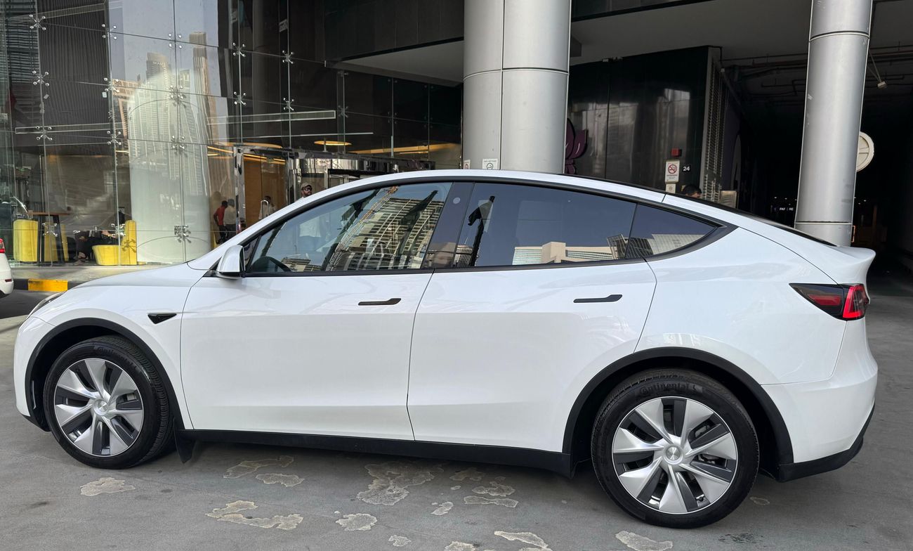 Tesla Model Y Long Range AWD AMERICAN SPECS