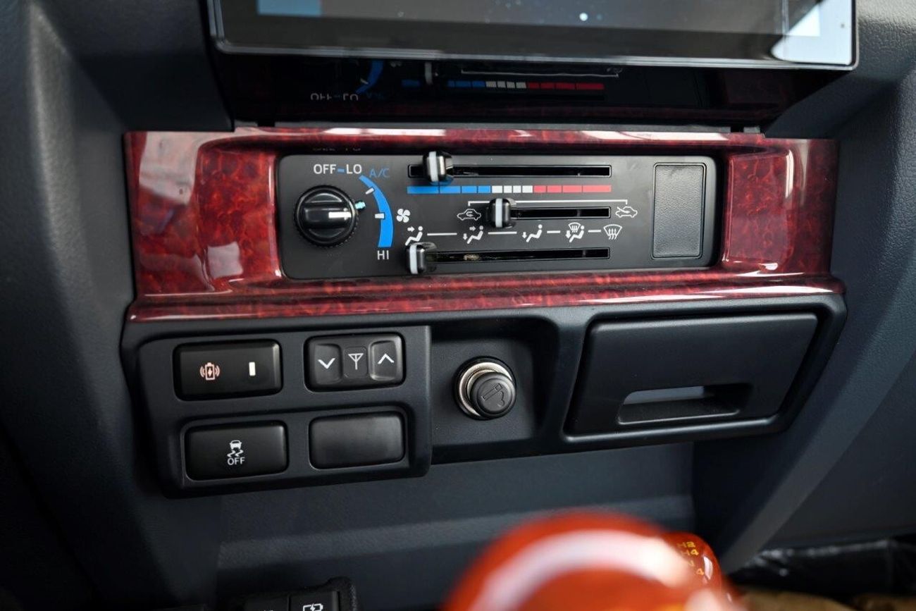 Toyota Land Cruiser Pick Up V8 4.5L TURBO DIESEL 4WD