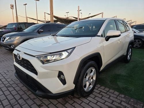 Toyota RAV4 GX 2.5L TOYOTA RAV4 2019 GCC 4 cylinder engine 2.5L clean car without accident without paint just bu