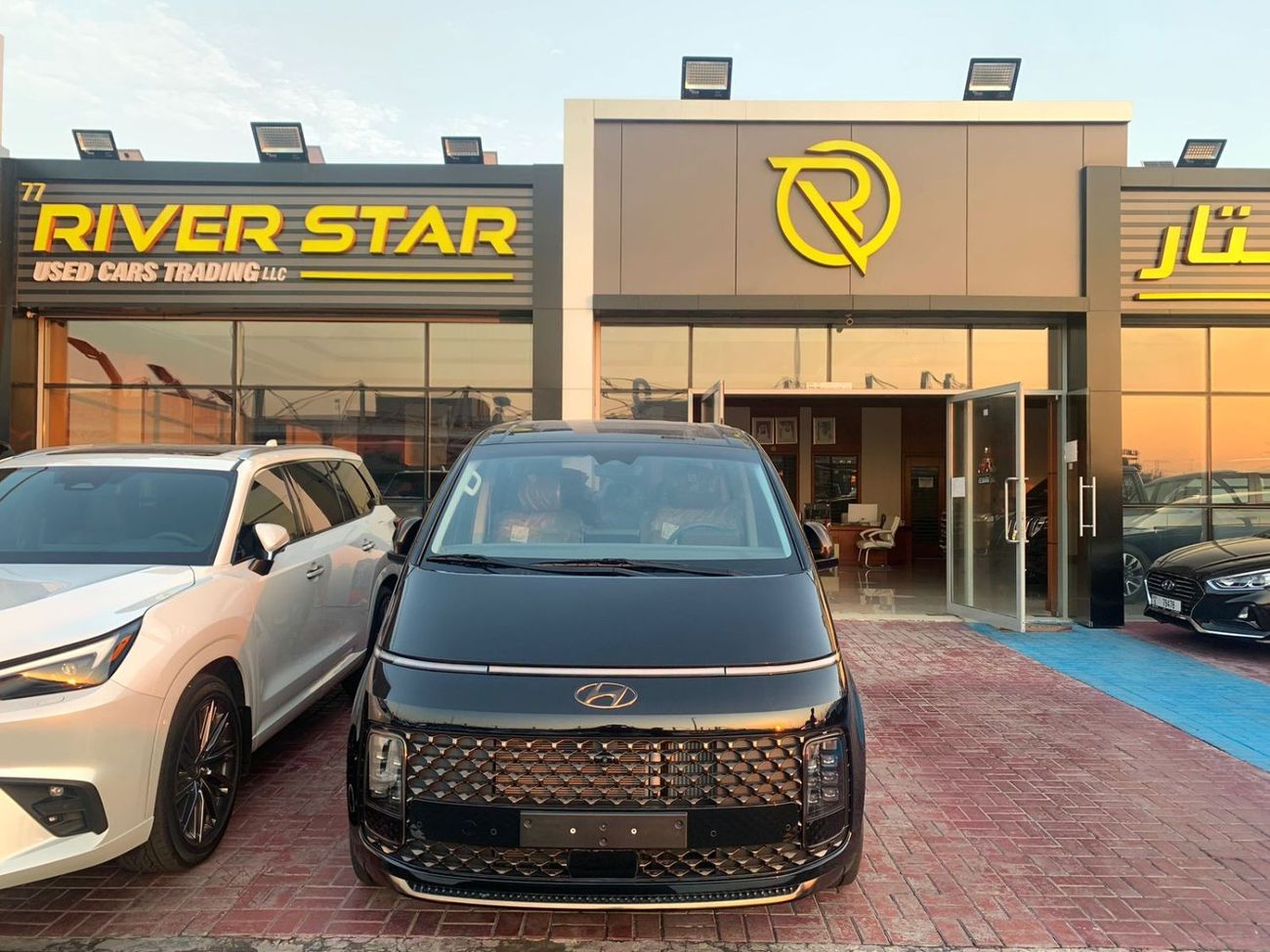 Hyundai Staria 2023 Hyundai Staria Premium C.E.O Edition 2.2L CRDI Automatic AWD