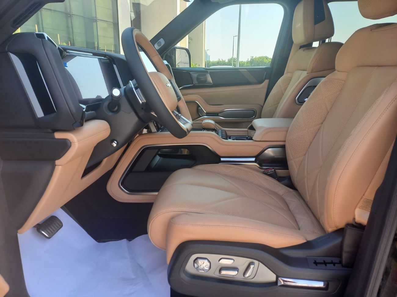 BYD Leopard 8 Smart and Brave Flagship Edition (6 Seats)