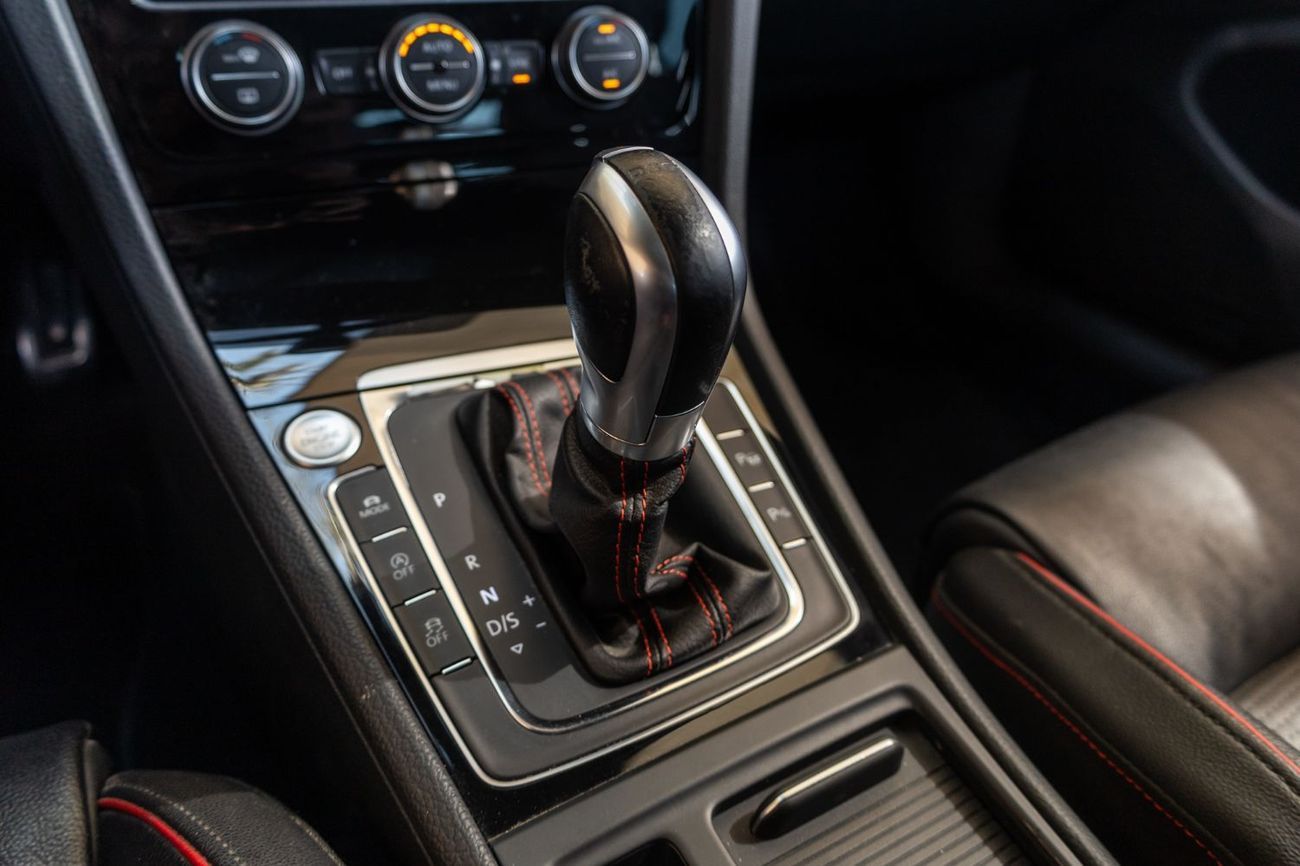 Volkswagen Golf GTI 2.0L