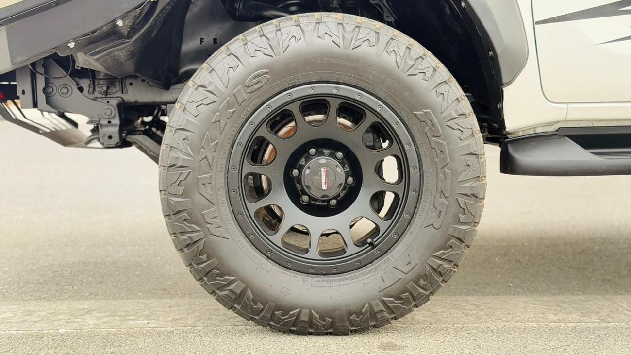 تويوتا هيلوكس -