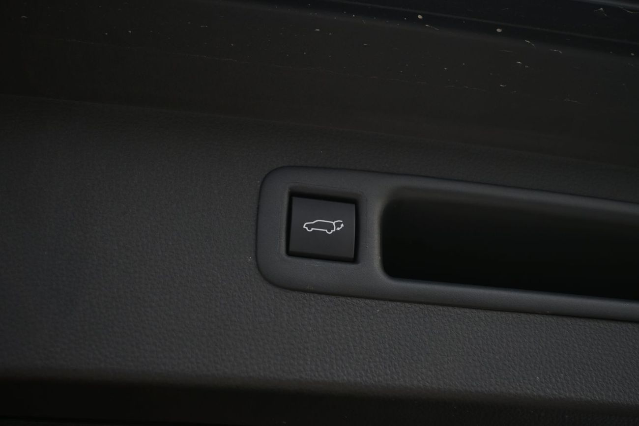 Toyota Highlander Toyota Highlander Limited 2.5L Hybrid Model 2025 Color Black