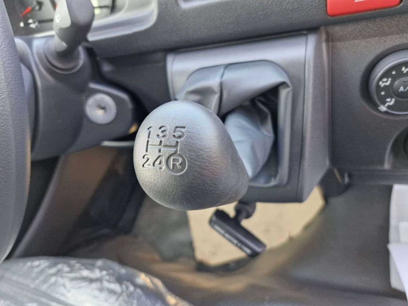 تويوتا هاياس 2025 Toyota Hiace STD Roof M/T 2.7L Petrol PANEL VAN Brand New 0Km