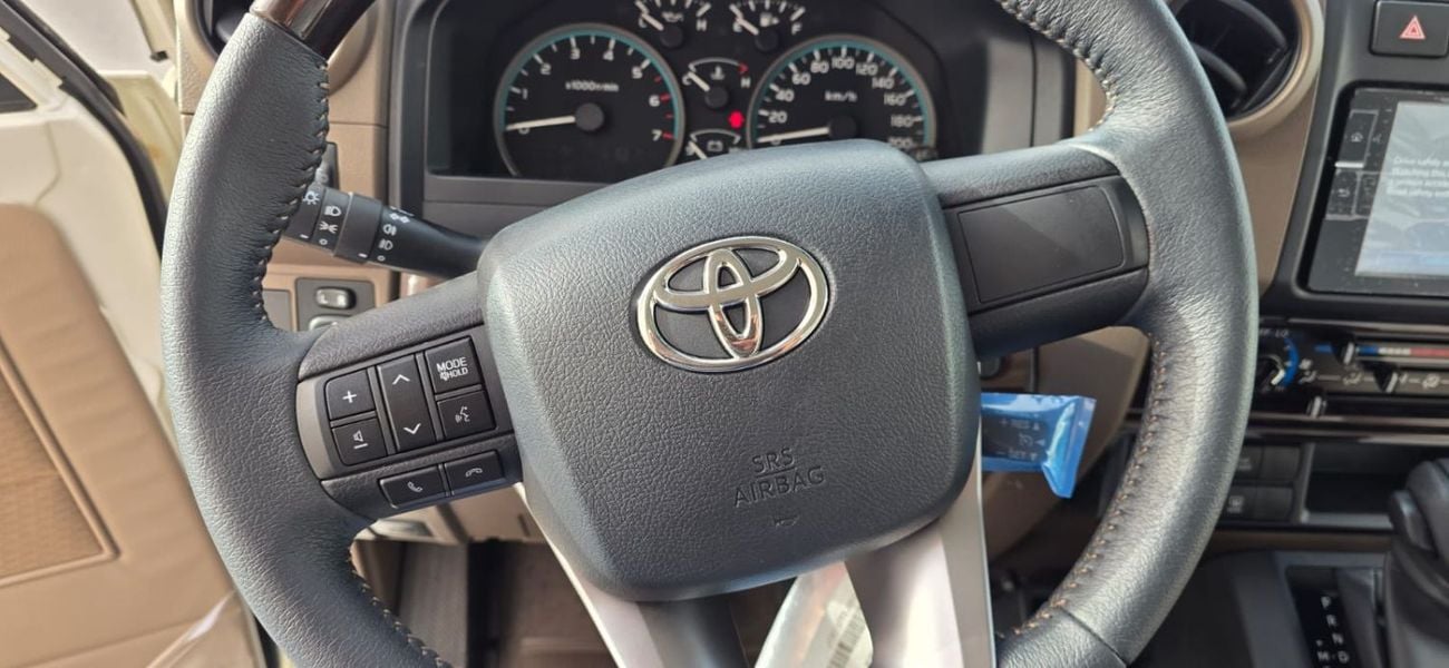 Toyota Land Cruiser 70 PETROL AUTO GEAR
