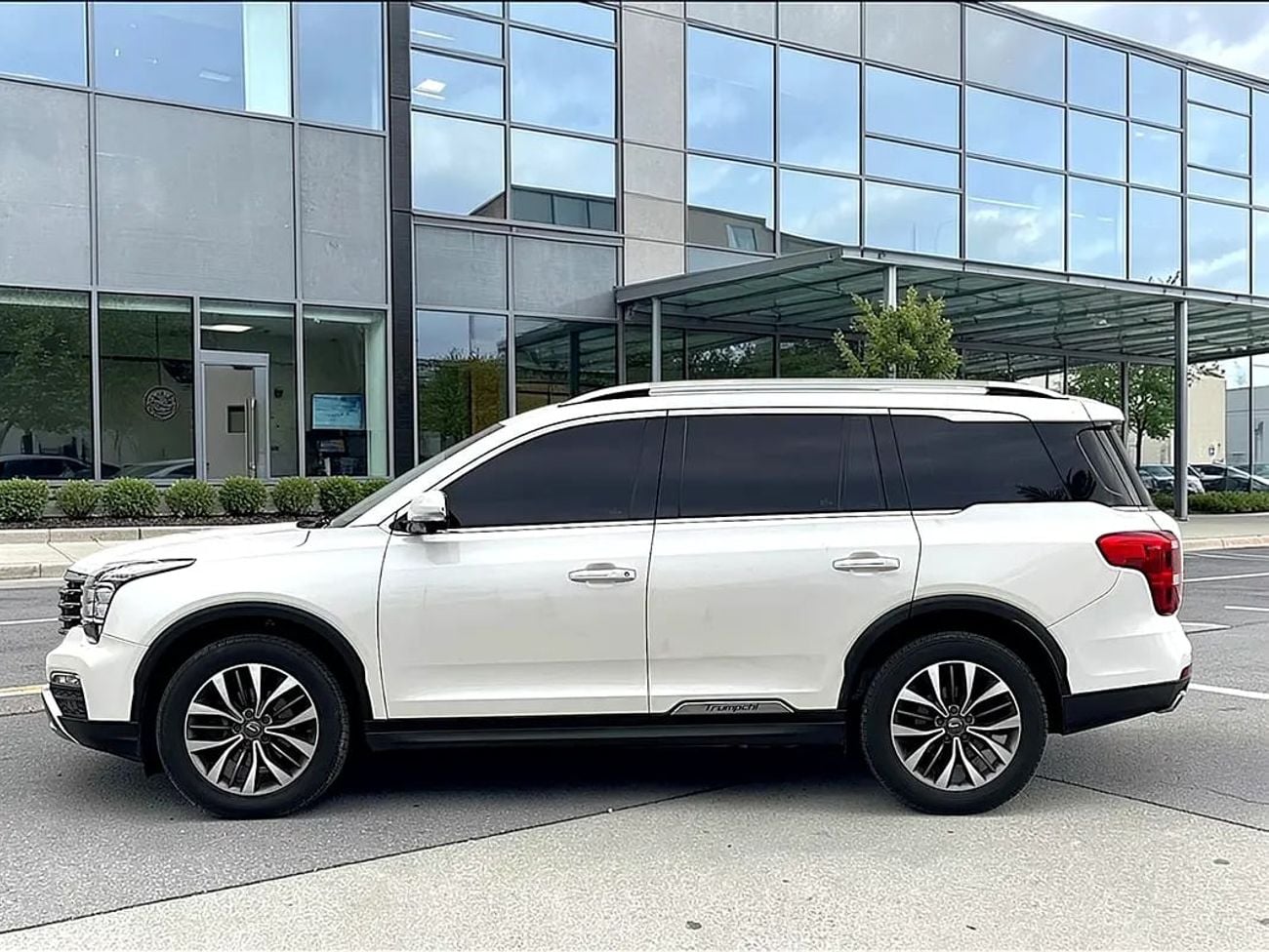 جي إي سي GS 8 624 P.M | 320T i-4WD Turbo - GCC Specs - Well Maintained | WARRANTY+SERVICE