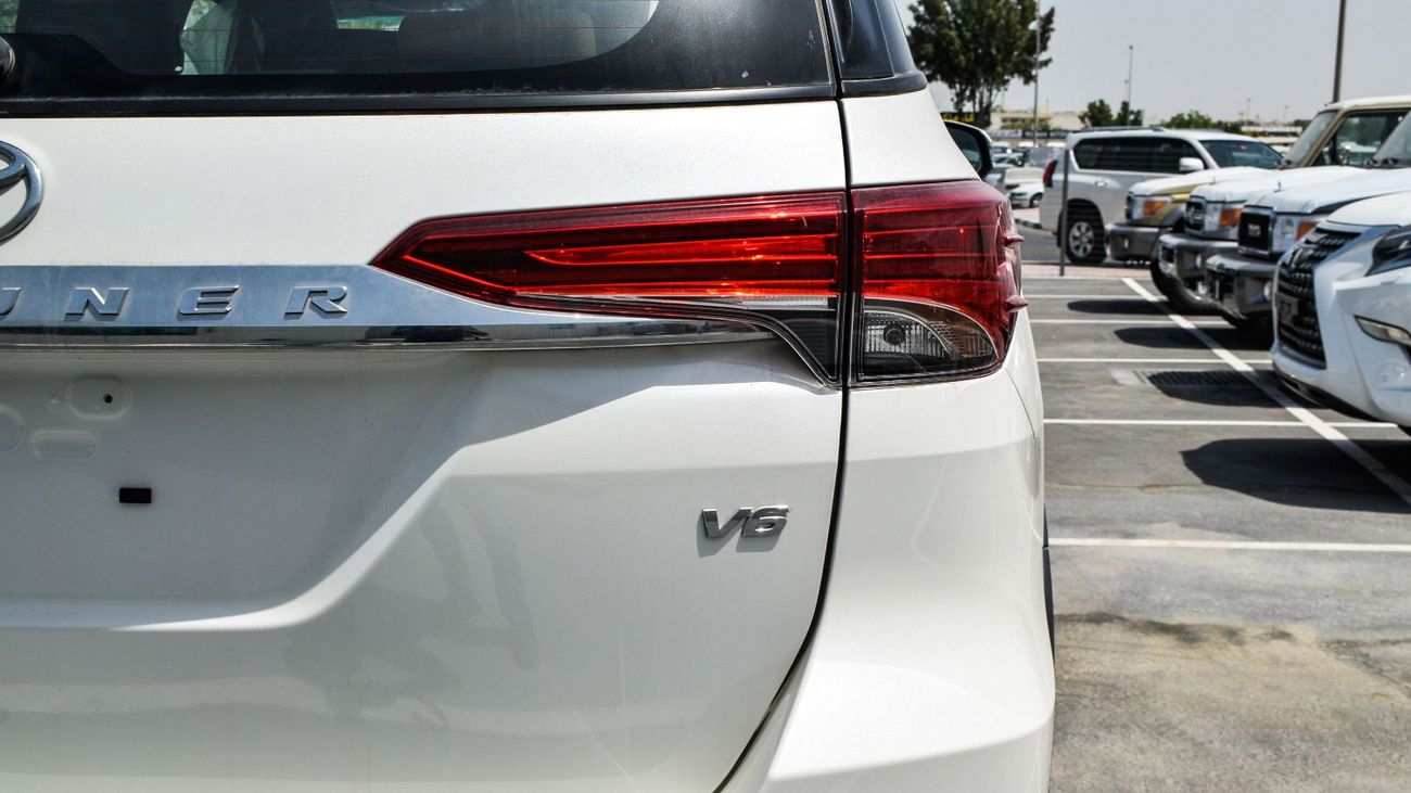 Toyota Fortuner ECT0026 - Toyota Fortuner 4.0L Petrol Auto 4wd V6 White