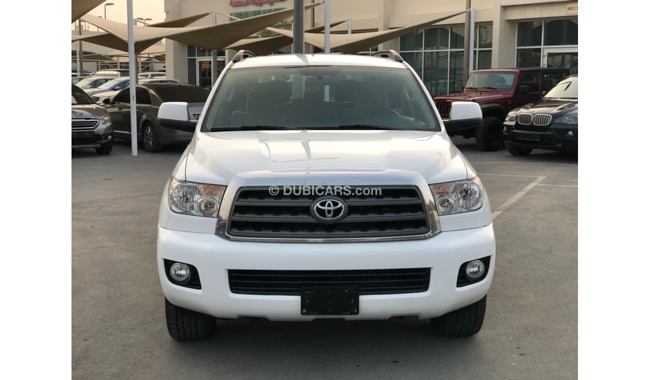 تويوتا سيكويا موديل 2013 خليجي حاله ممتازه من الداخل والخارج