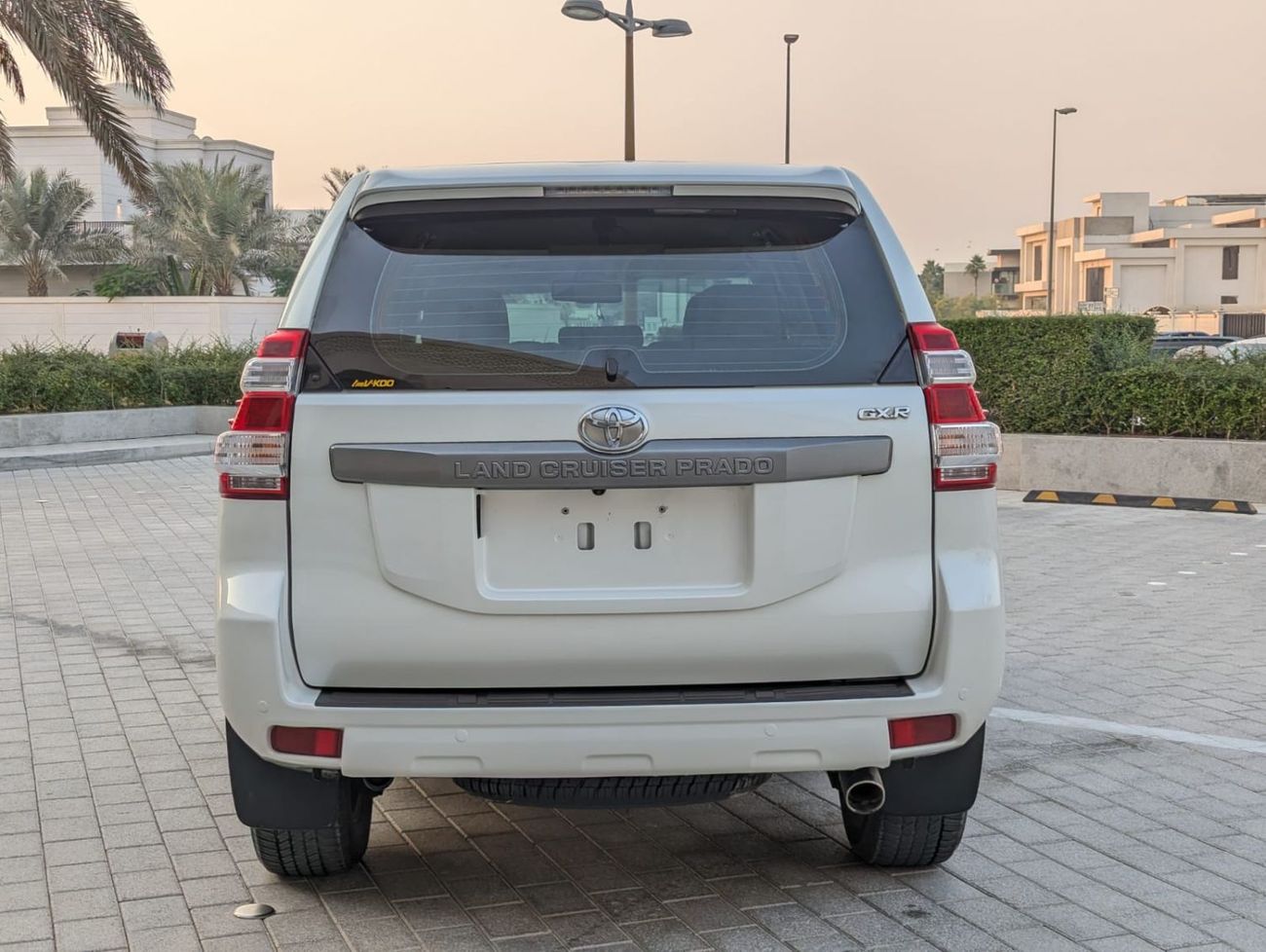 تويوتا برادو Toyota Prado 2016 white LHD 4-cylinder 2.7L Gcc specs