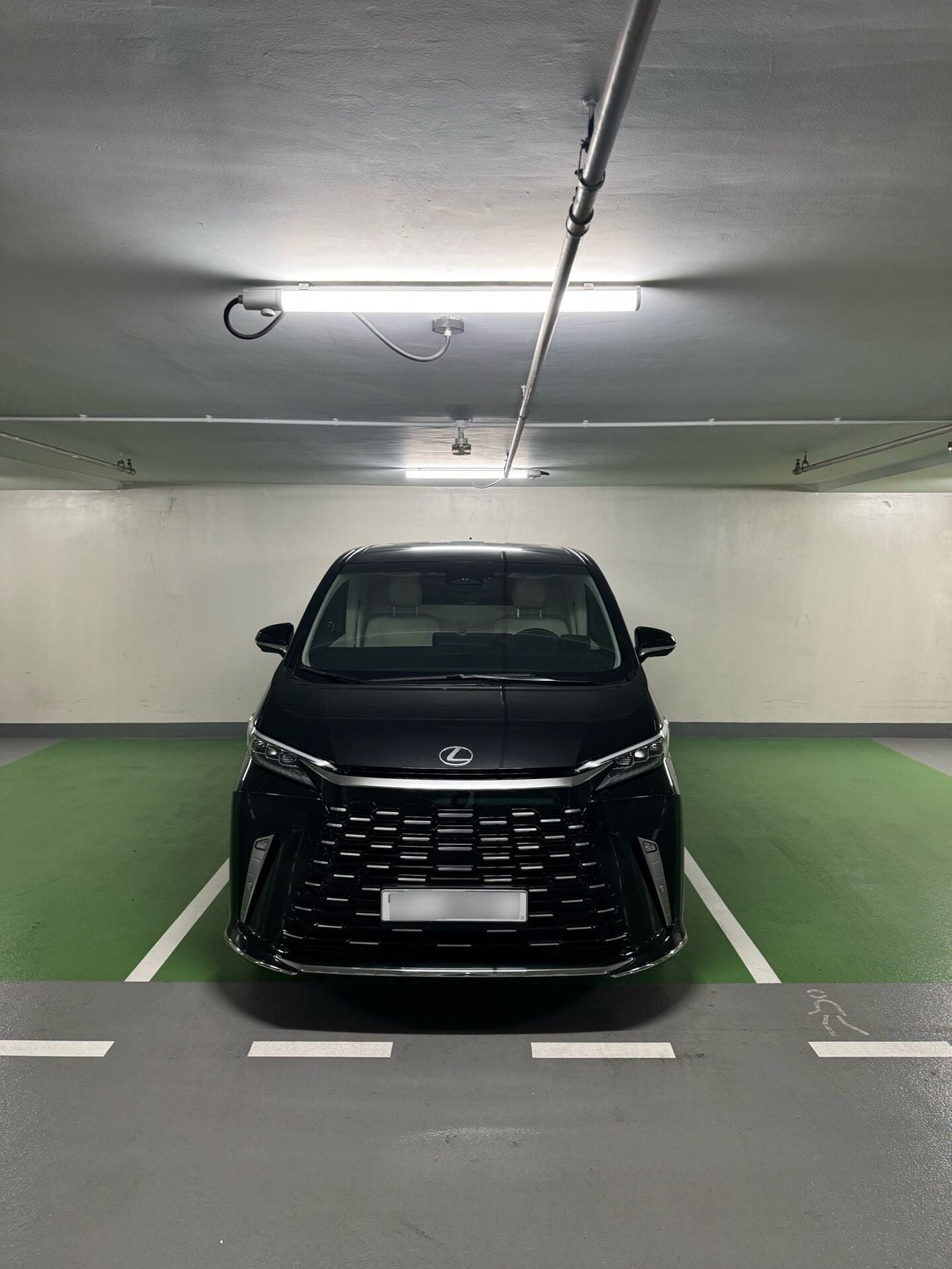 Lexus LM 350h 4 Seats (VIP Configuration)