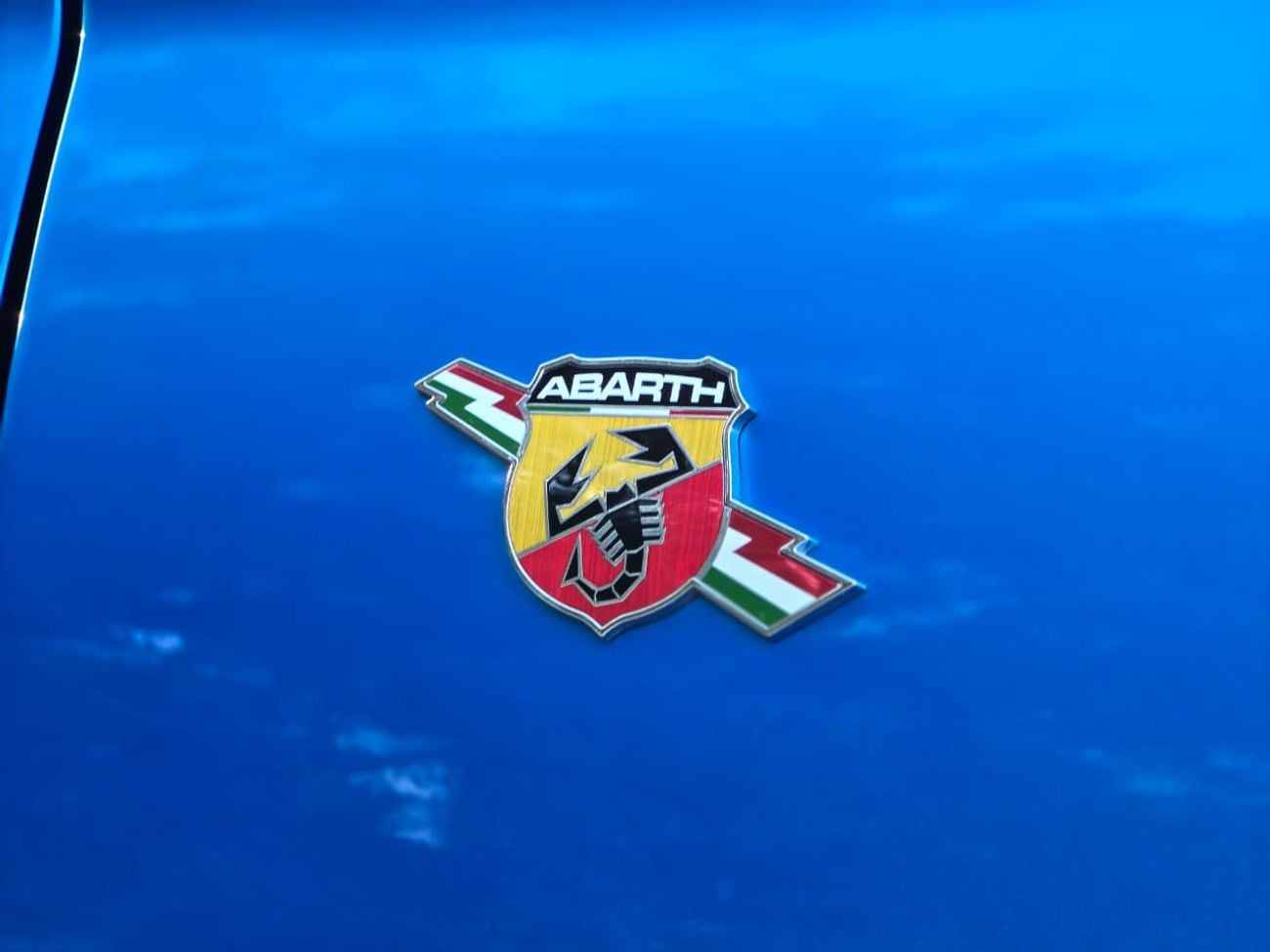 Fiat 500 FIAT 695 ABARTH 2023 GCC // UNDER WARRANTY // SERVICE CONTRACT //ORGINAL PAINT // ACCIDENT FREE // 2