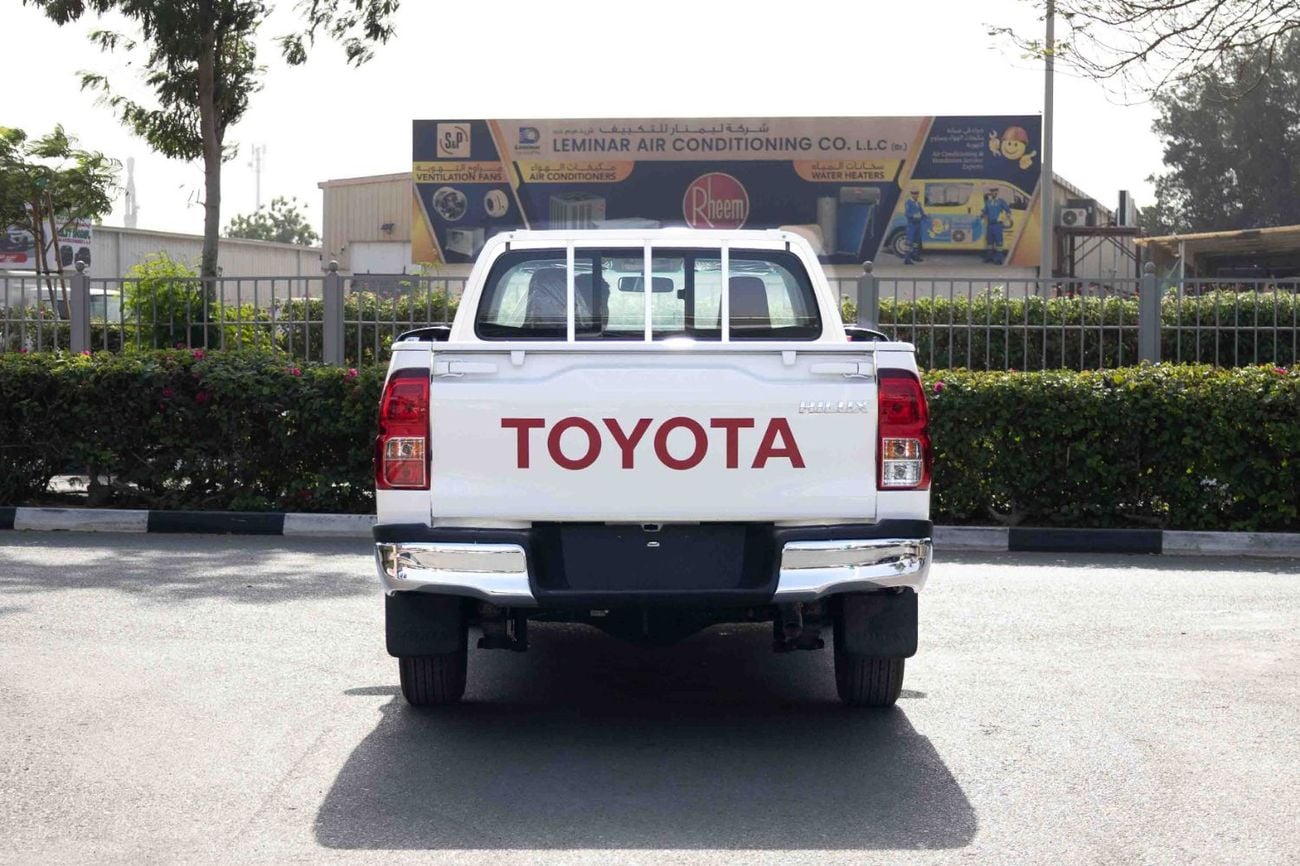 تويوتا هيلوكس Single Cab 2.4L Manual - Super White Inside Maroon | Export Only