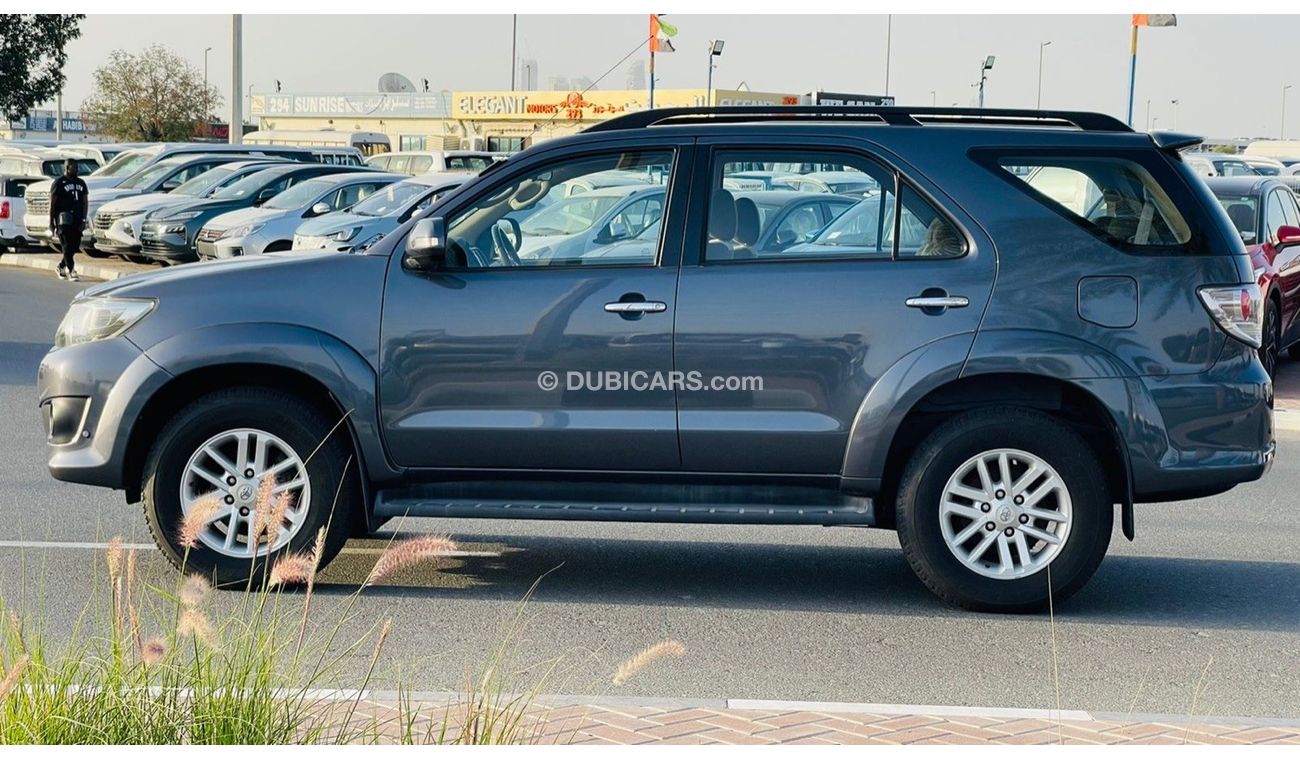 تويوتا فورتونر SR5