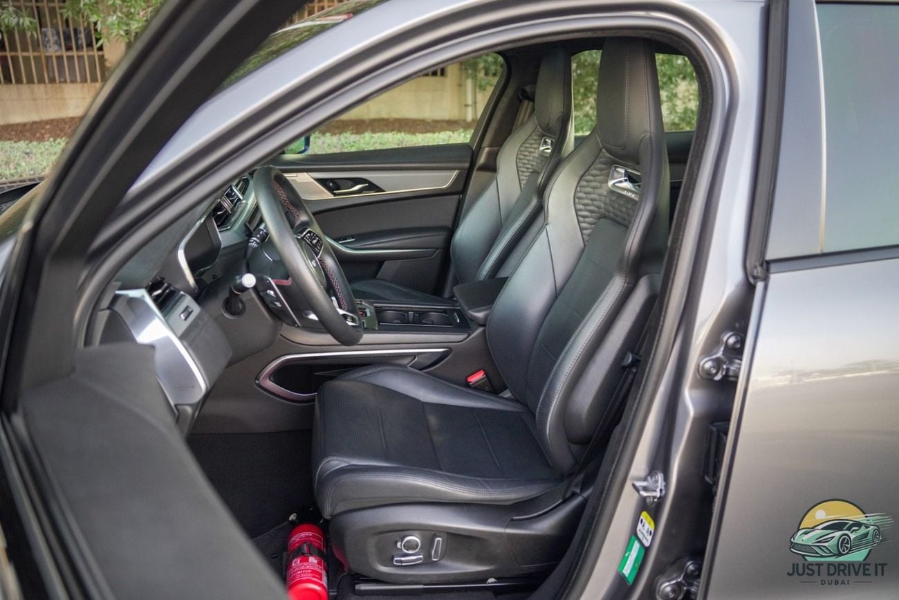 جاكوار F بيس SVR 5.0L