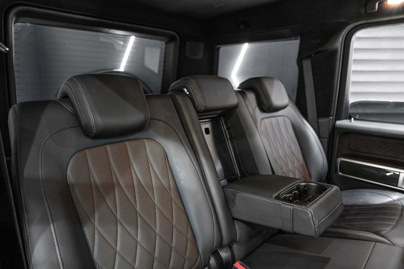 Mercedes-Benz G 63 AMG Std 4.0L G Manufaktur Package, Carbon Fiber Interior, GCC Spec, Gargash Full Service History!!