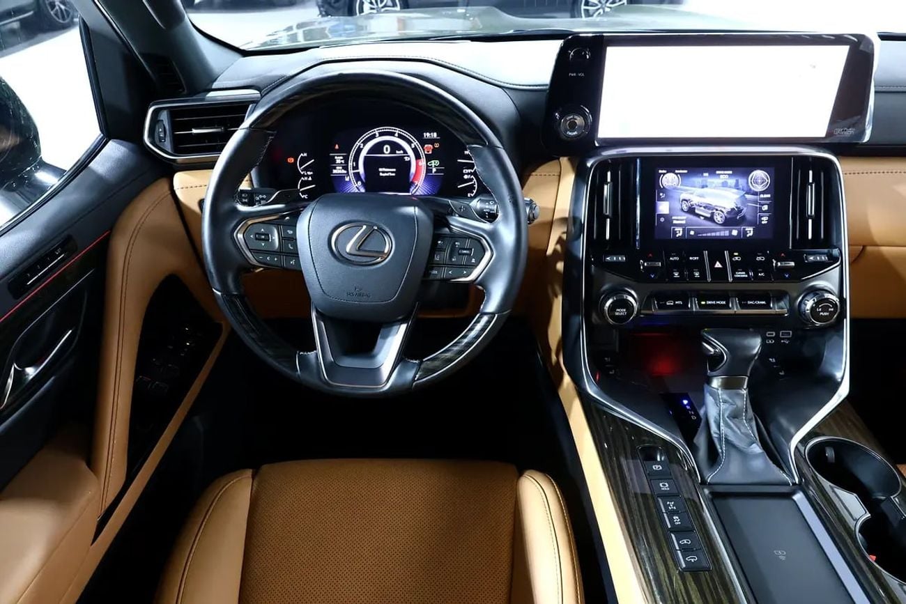 Lexus LX600 SIGNATURE GCC Specs-Under warranty-Pristine Condition
