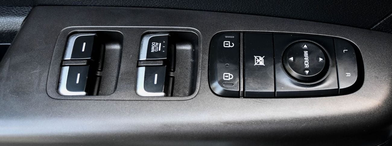 كيا سبورتيج Base 1.6L